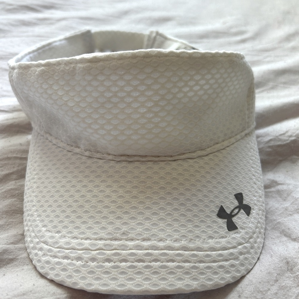 Women’s Under Armour White Athletic Visor with Mesh Texture